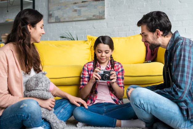 Strengthening the Parent-Teen Relationship Staying Connected During the Teenage Years